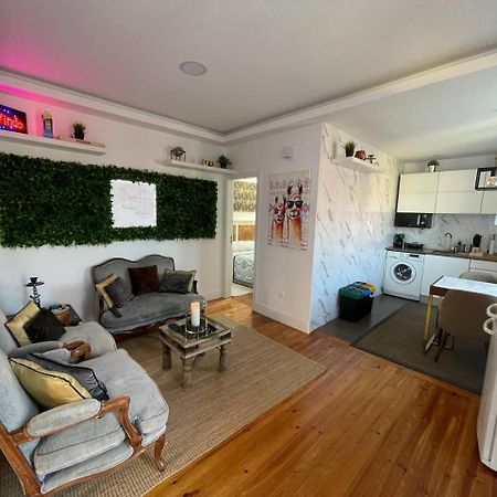 Private Room Trafaria Экстерьер фото