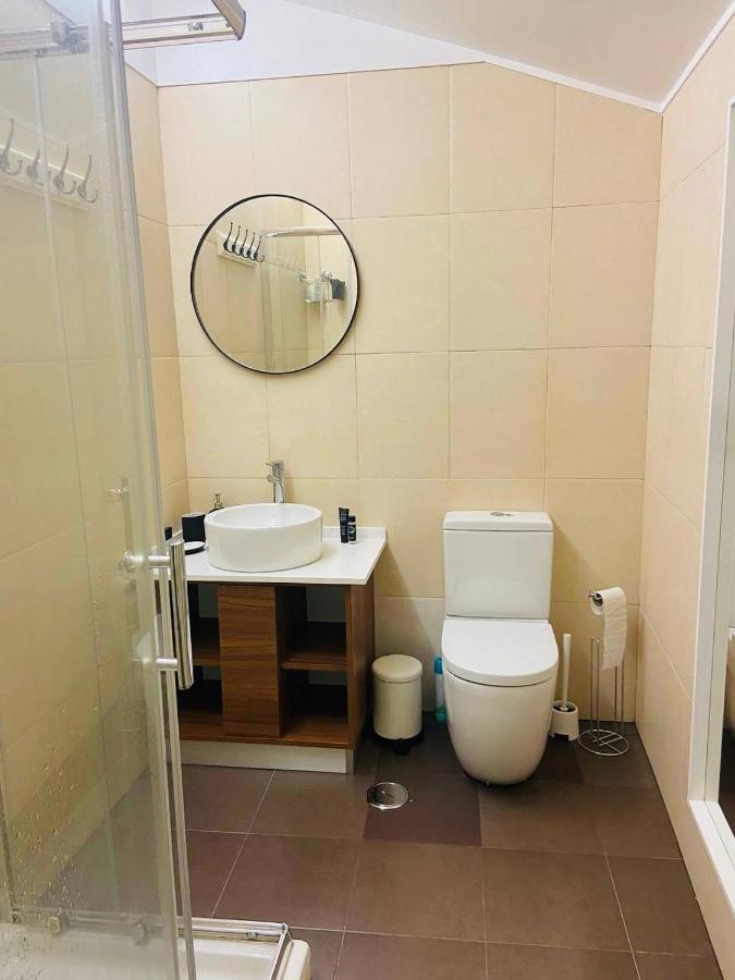 Private Room Trafaria Экстерьер фото